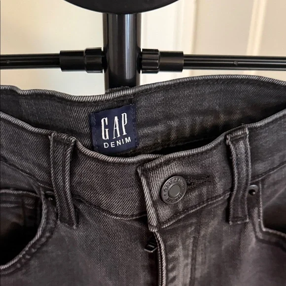 GAP High-Rise Women’s True Skinny Jeans in Washed Black 28 Tall - Picture 2 of 5